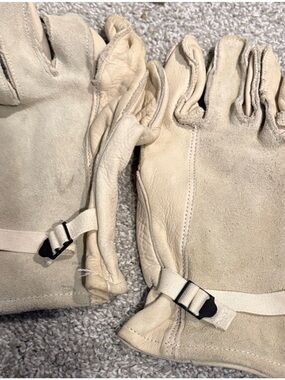 Men's Beige Leather Work Gloves with Adjustable Wrist Strap (cattlehide gloves)